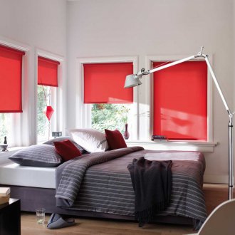 Κόκκινες κουρτίνες συσκότισης