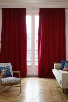 Κόκκινες απλές κουρτίνες