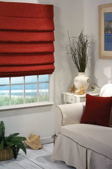 Κόκκινες ρωμαϊκές κουρτίνες