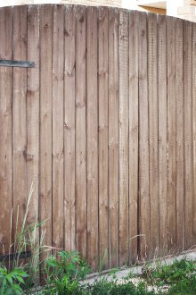 Απλή ξύλινη πύλη