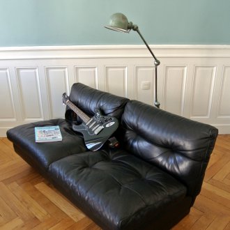 Δερμάτινο καναπέ για έναν έφηβο
