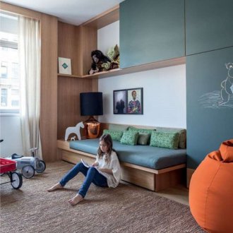 Εντοιχισμένος καναπές-κρεβάτι για έναν έφηβο