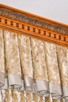 Σκαλιστό γείσο μπαγκέτας