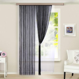 Μαύρες κουρτίνες από νήματα