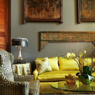 Sofa màu vàng với bọc satin