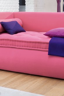 Ροζ καναπέ για ένα κορίτσι