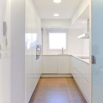 Κουζίνα στο Χρουστσόφ με το στυλ του μινιμαλισμού