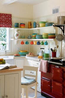 Κουζίνα στο Χρουστσόφ με ράφια Κουζίνα στο Χρουστσόφ με ράφια