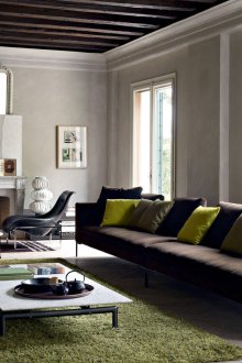 Καφέ καναπέ σοφίτα