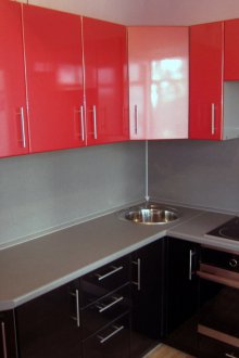 Μαύρη και κόκκινη MDF κουζίνας