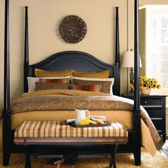Cama con dosel negro