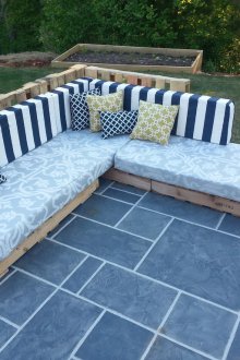 Γωνιακός καναπές παλέτας