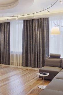 Καφέ φύλλα στο εσωτερικό