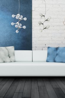 Σκούρο γκρι πάτωμα με μπλε και λευκούς τοίχους