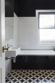 Πρότυπο κεραμίδι μπάνιου