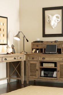 Γωνιακό τραπέζι