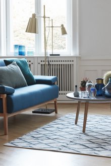 Ρετρό μπλε καναπέ