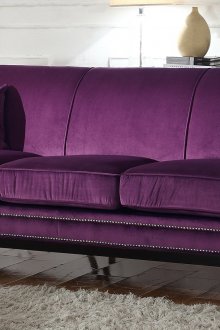 Μωβ σκανδιναβικός καναπές στυλ