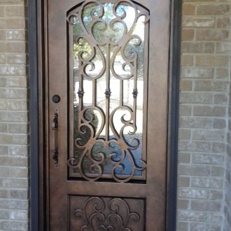 Ξύλινη πόρτα