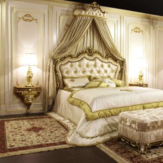 Πολυτελές χρυσό θόλο πάνω από το κρεβάτι