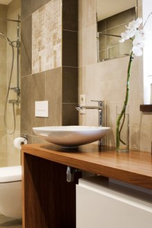 Μοντέρνο εσωτερικό μπάνιο