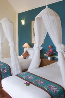 Τέντες πάνω από κρεβάτια