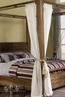 Βαμβάκι λευκή κουρτίνα στο κρεβάτι πλαίσιο