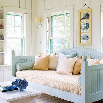 Ξύλινο καναπέ για ένα υπνοδωμάτιο