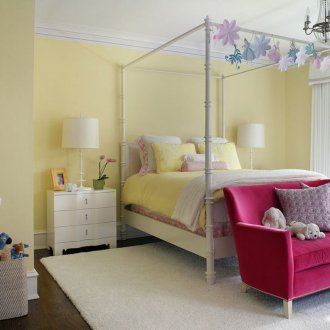 Ροζ καναπέ για την κρεβατοκάμαρα