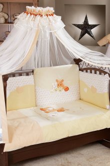 Όμορφη θόλος πάνω από το παχνί