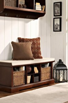 Καναπές με ράφι παπουτσιών στο διάδρομο