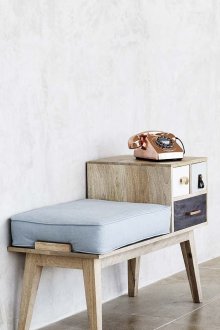 Καναπές με συρτάρι στο διάδρομο