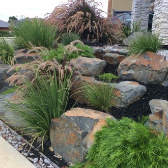 Rockery με θάμνους