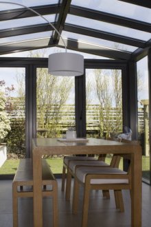 Gazebo με τραπεζαρία