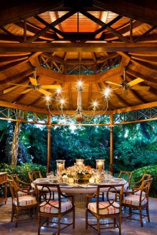 Άρμωνα με στρογγυλό τραπέζι