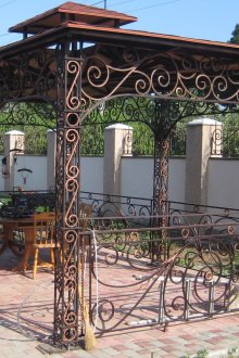 Μεγάλο κιόσκι από σφυρήλατο σίδηρο