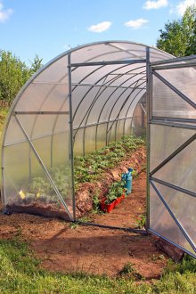 Κατασκευή θερμοκηπίου από κυψελωτό πολυανθρακικό