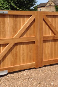 Ξύλινες κινούμενες πύλες