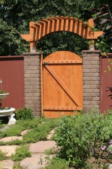 Πύλες για δώμα με πέργκολα