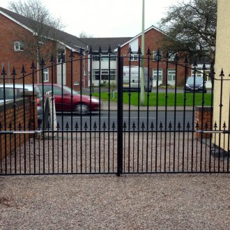 Πύλες από σφυρήλατο σίδερο