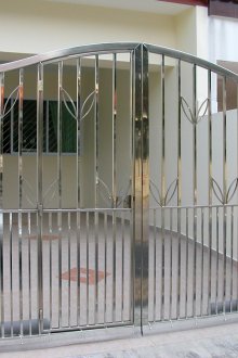 Μεταλλικές πύλες ταλάντευσης