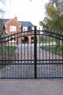 Σχεδιασμός πόρτας από χάλυβα