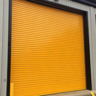 Κίτρινες πόρτες ρολών