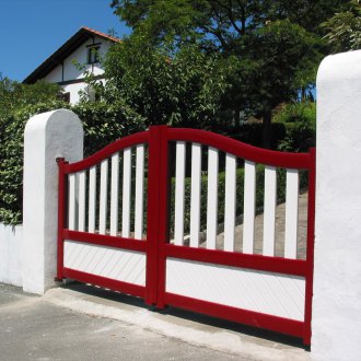 Swing κόκκινη πύλη