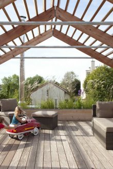 Gazebo στην οροφή του σπιτιού