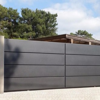 Ανοιχτή γκρι πύλη