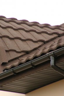 Σύνθετο κεραμίδι κάτω από σχιστόλιθο