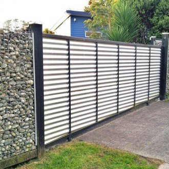 Πύλες από κυματοειδές χαρτόνι σε μεταλλικό πλαίσιο