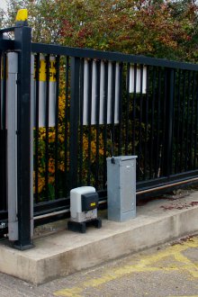 Αυτόματες συρόμενες πύλες