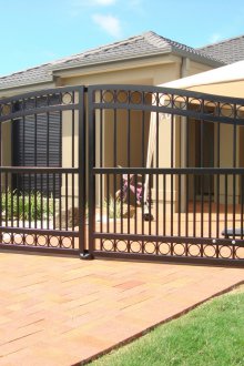 Αυτόματες χειροκίνητες πύλες